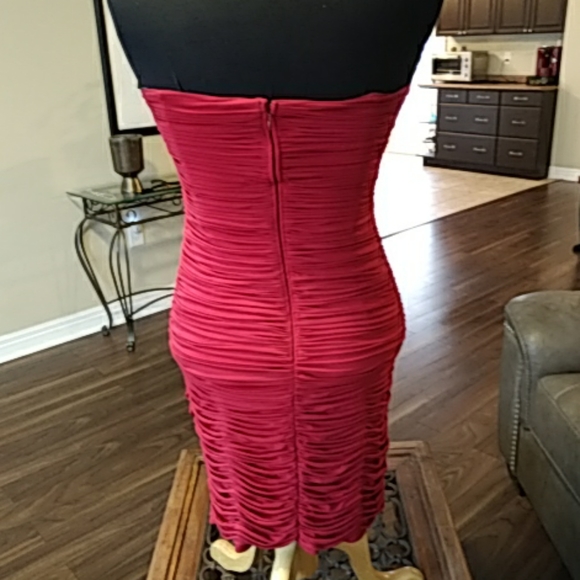 Ruched all over red party dress.7/8. - Picture 4 of 6